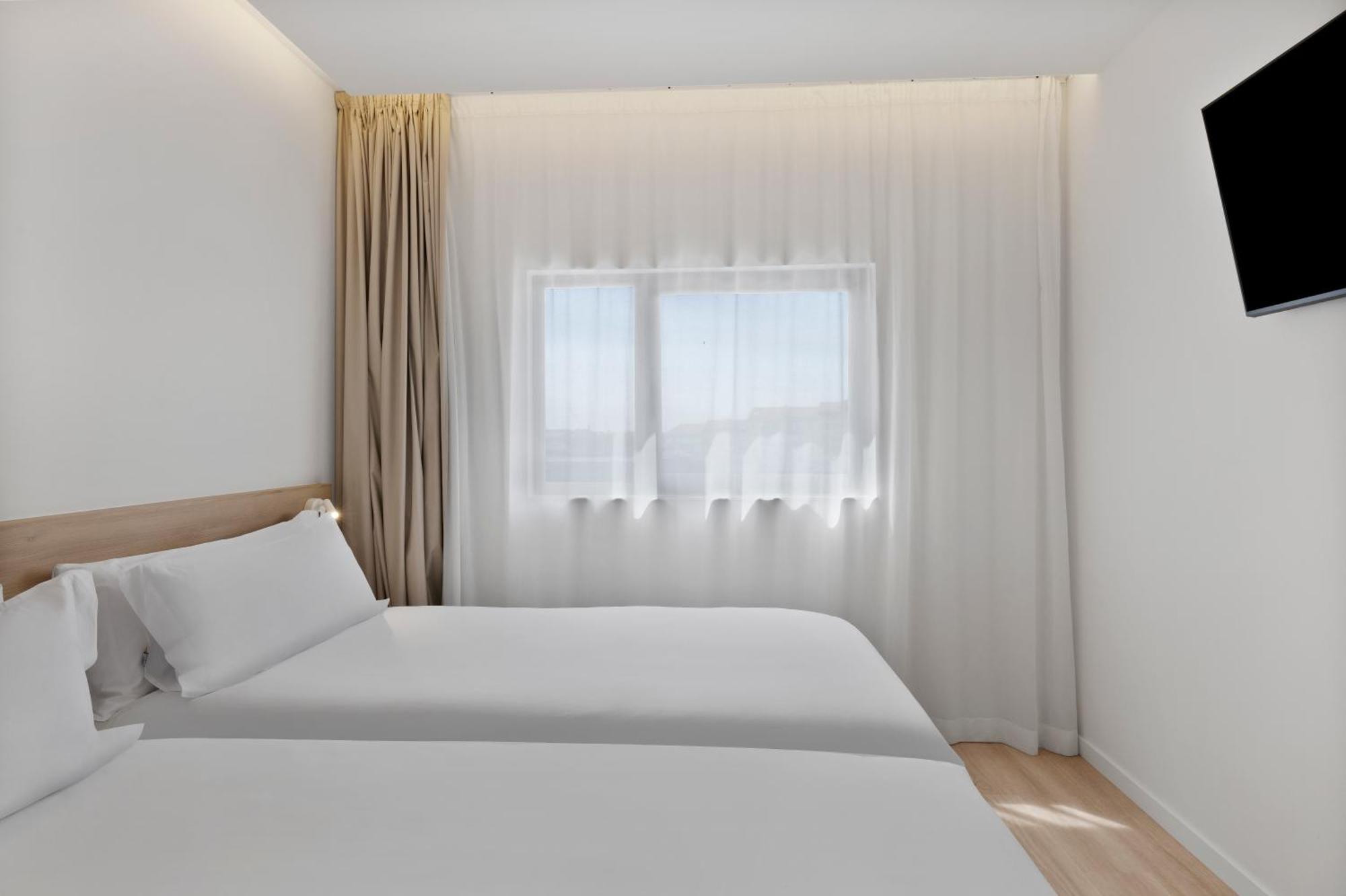 B&B Hotel Виана до Кастело Екстериор снимка