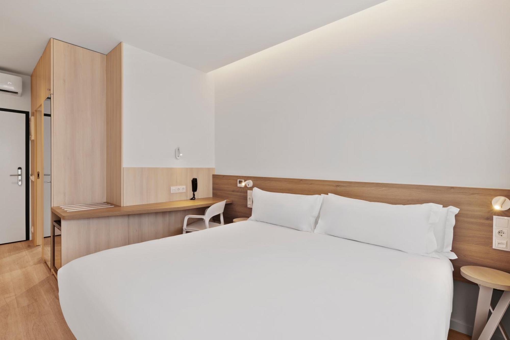 B&B Hotel Виана до Кастело Екстериор снимка