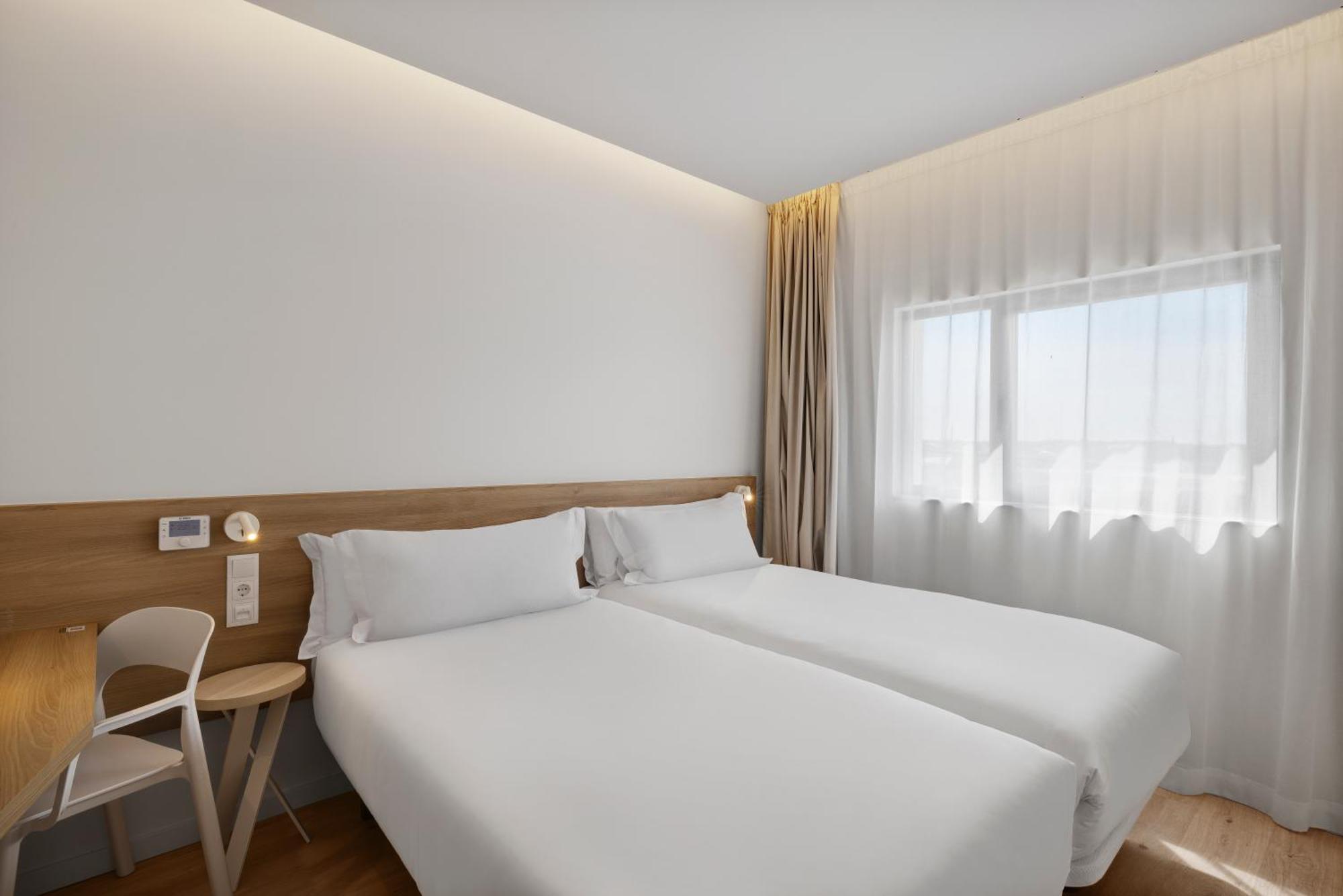 B&B Hotel Виана до Кастело Екстериор снимка