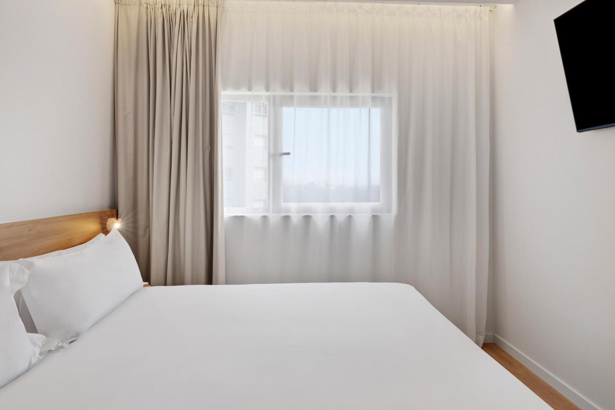 B&B Hotel Виана до Кастело Екстериор снимка