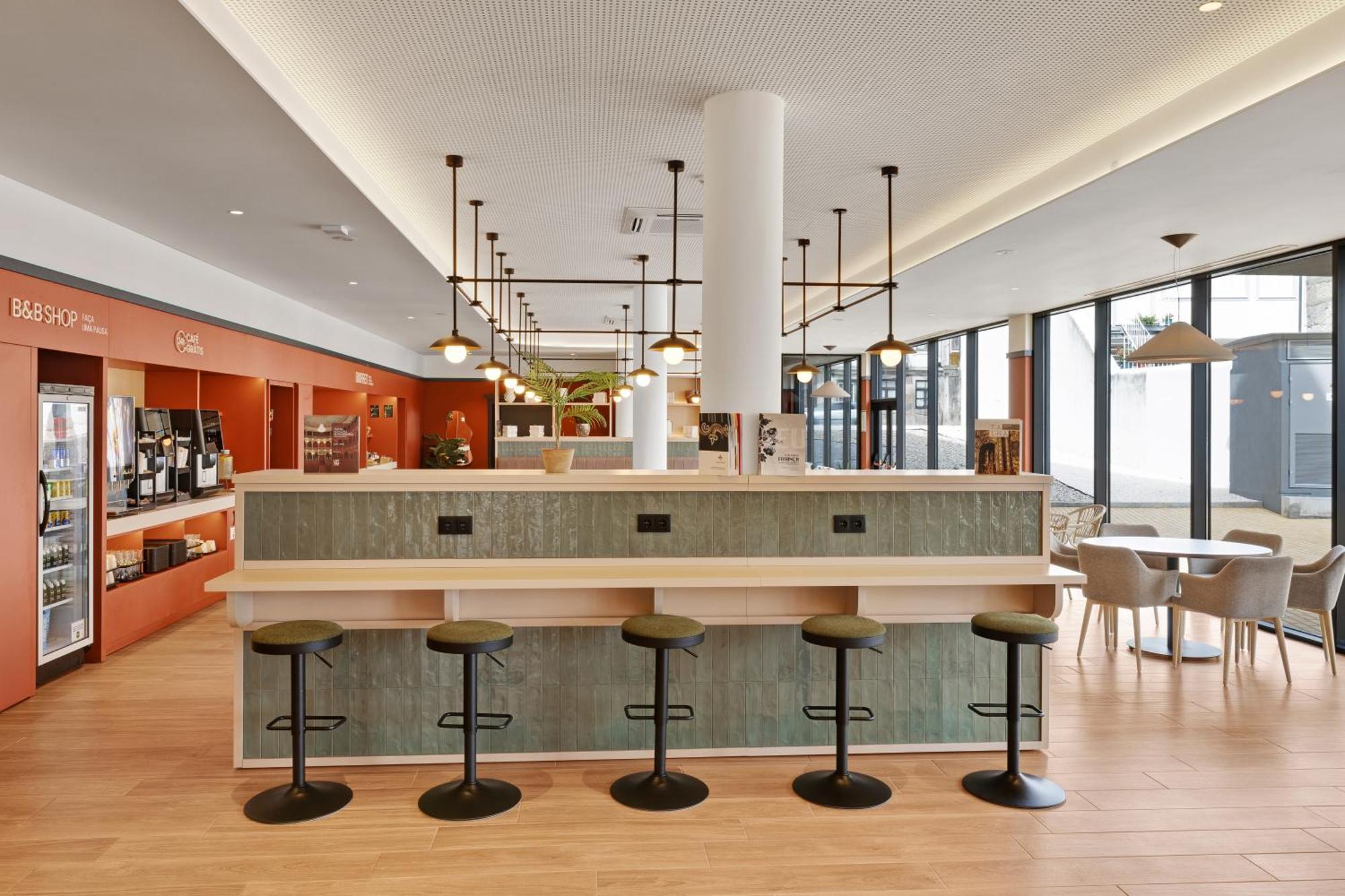 B&B Hotel Виана до Кастело Екстериор снимка