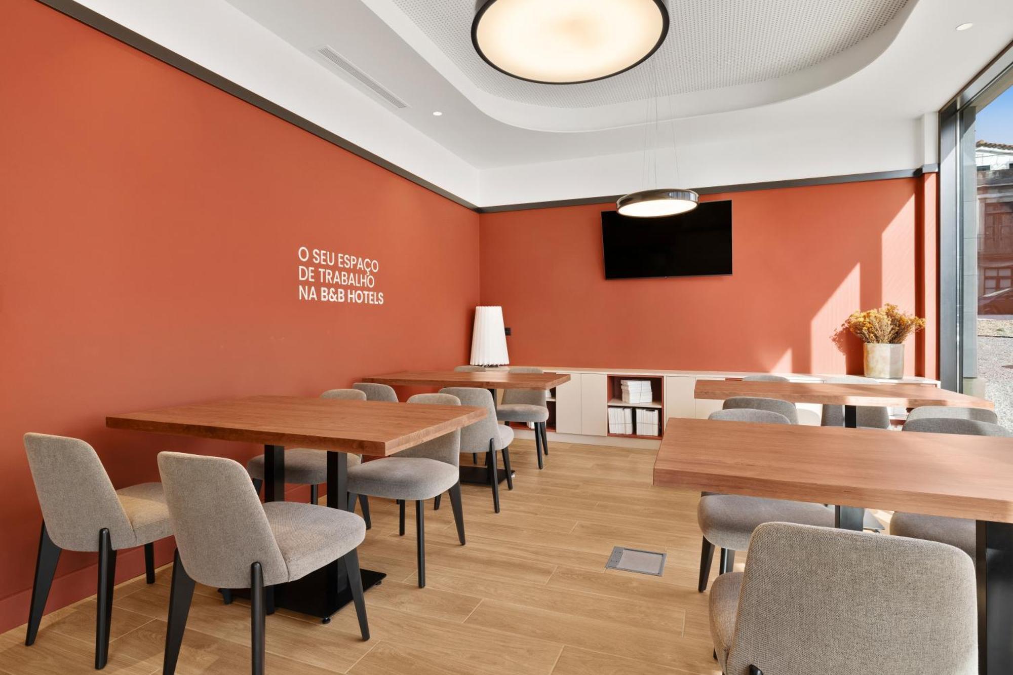 B&B Hotel Виана до Кастело Екстериор снимка